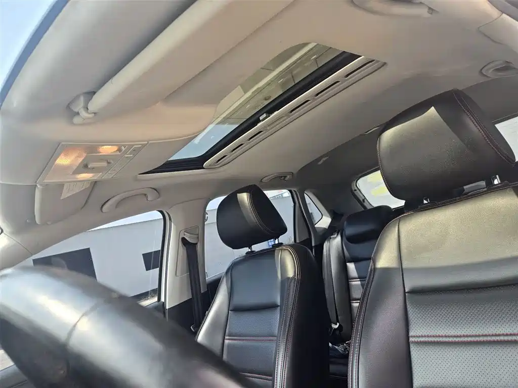 Volkswagen Polo 2016 1.6L Automatic Comfort фото 14