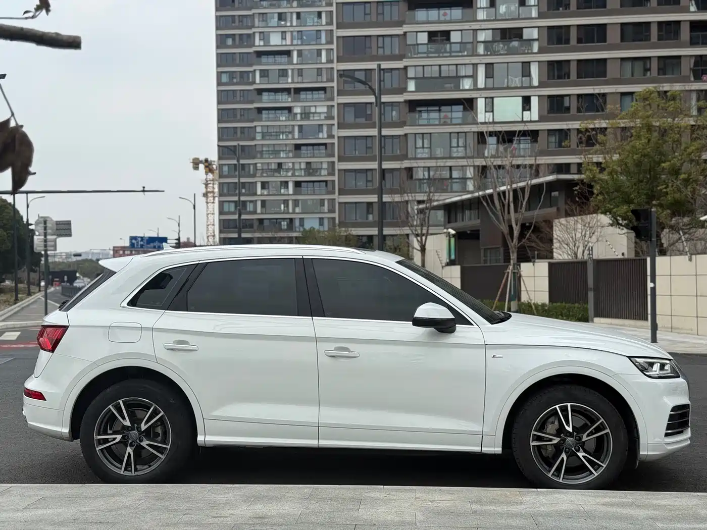 Audi Q5L 2020 40 TFSI Prestige Fashion фото 4