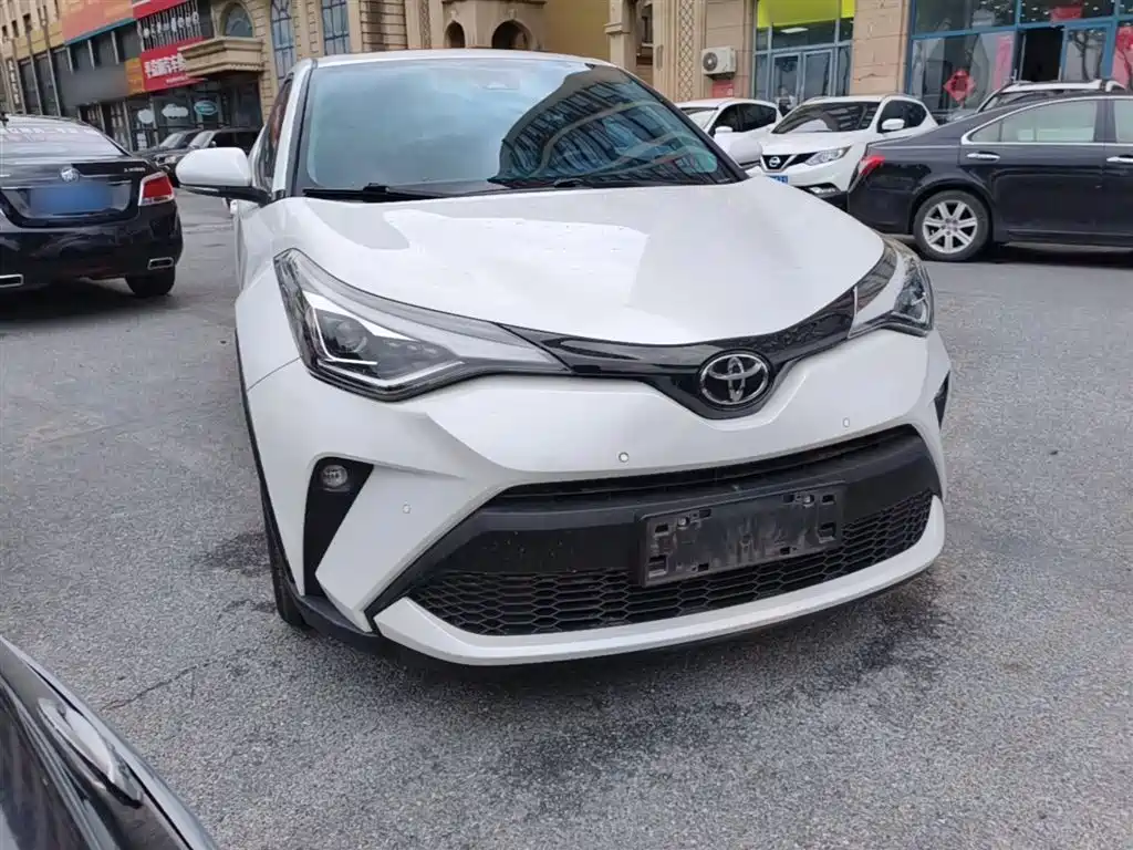 Toyota C-HR 2021 2.0L Luxury Edition фото 4