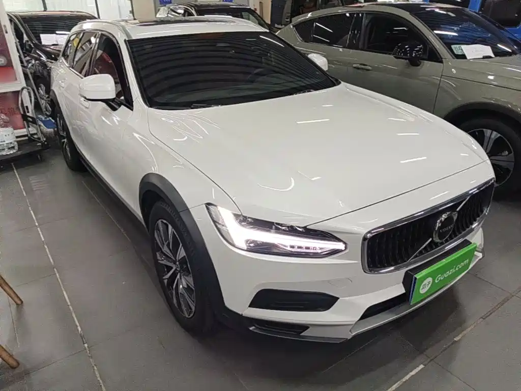 Volvo V90 2023 2023 Cross Country B5 AWD Smart Distance Edition