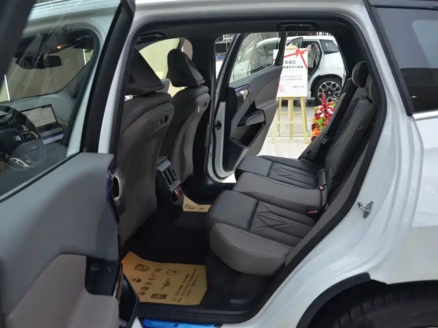 BMW X3 2025 xDrive30L Premium Model M Sport Black Package фото 5