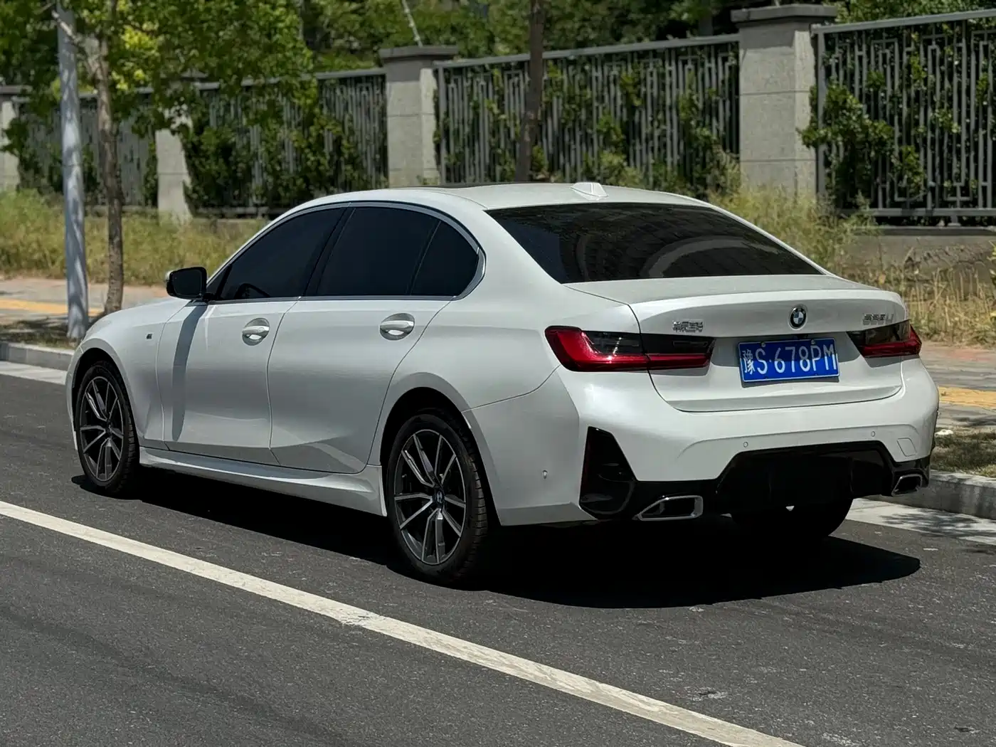 BMW 3 Series 2025 325Li M Sport Package фото 9