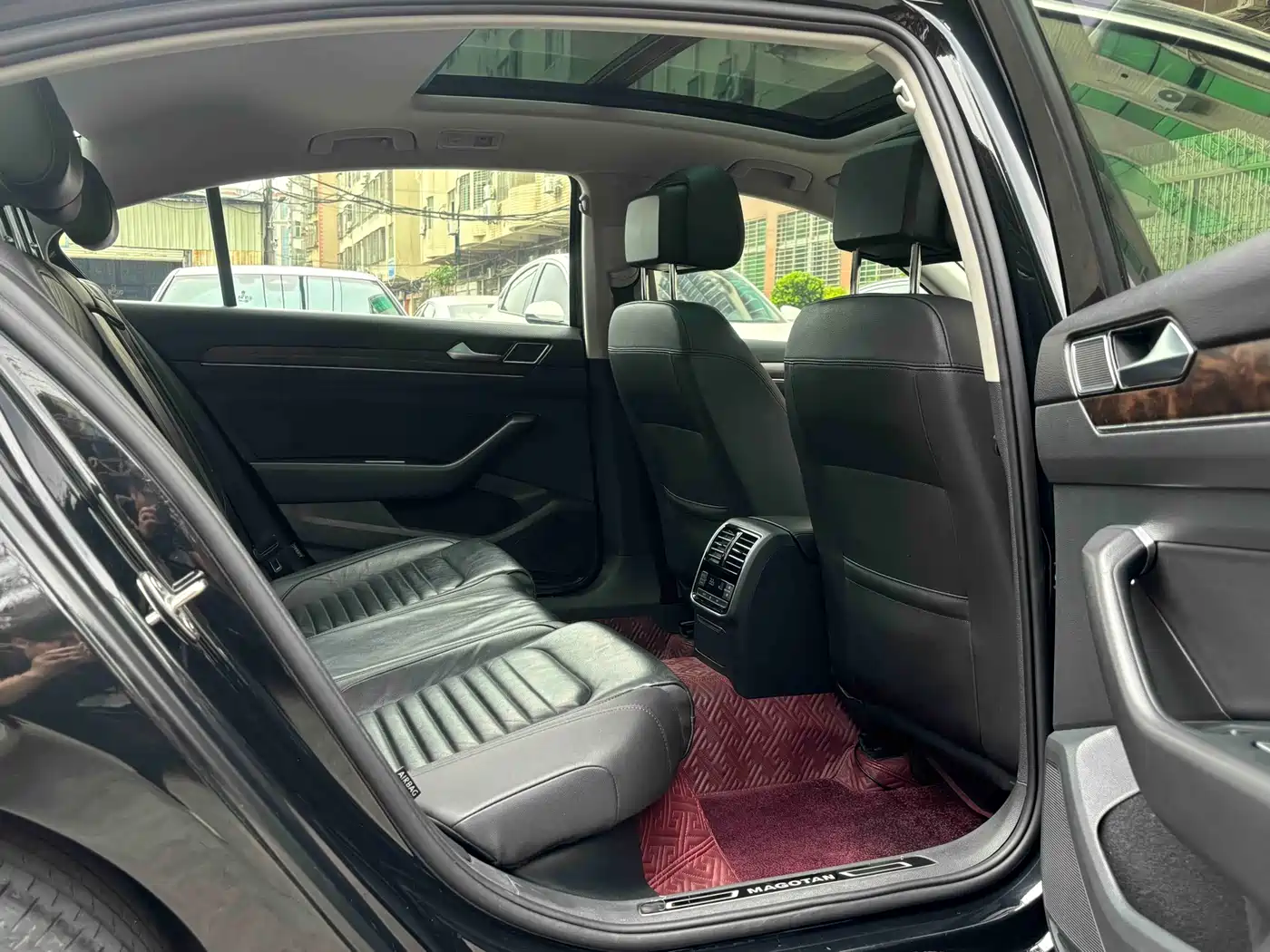 Volkswagen Magotan 2018 Facelift 330TSI DSG Luxury фото 10