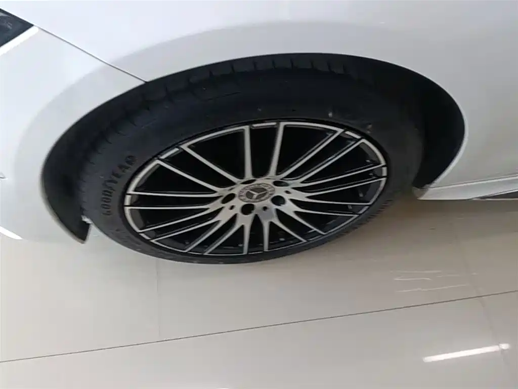 Фото 23 - Mercedes-Benz C-Class