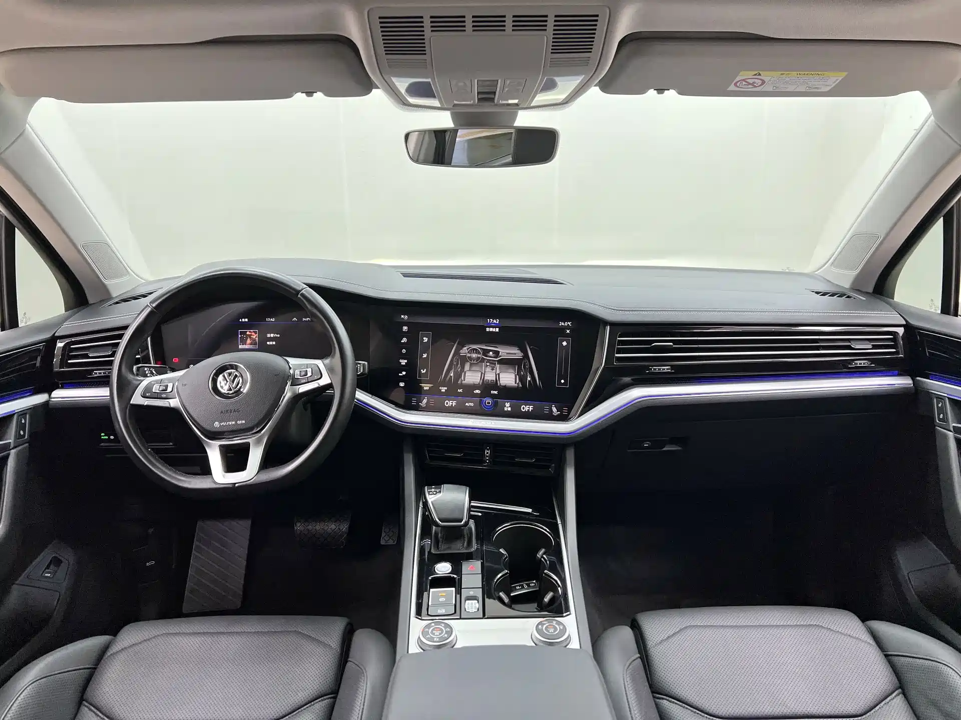Фото 11 - Volkswagen Touareg
