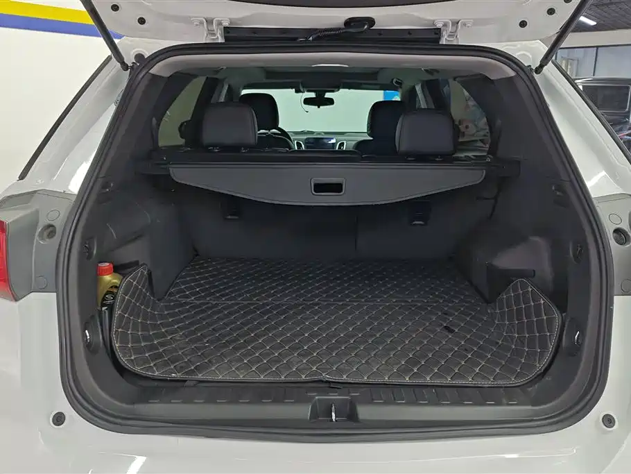 Chevrolet Equinox 2018 550T Automatic 4WD Pioneer Edition фото 4