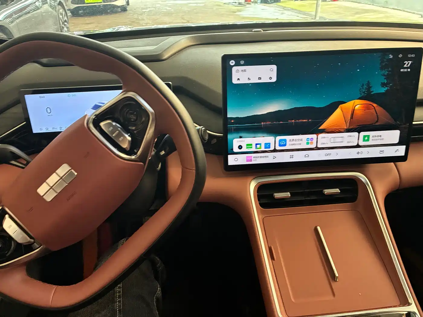 Geely Galaxy Galaxy L6 2025 EM-i 140km Explorer+ Edition фото 13