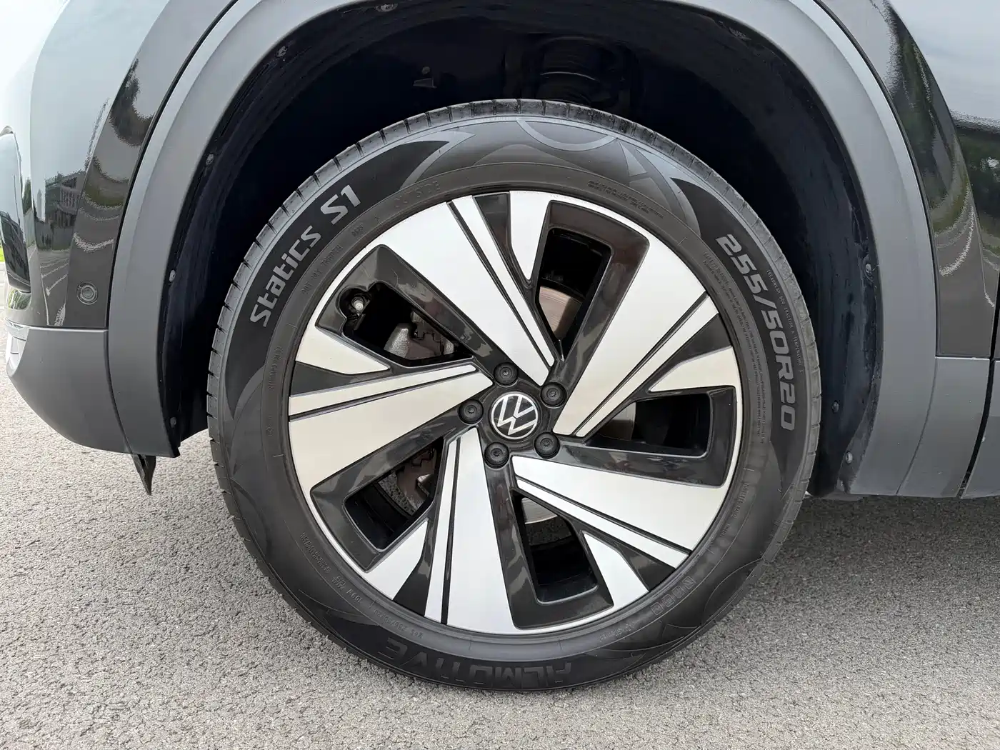 Volkswagen Teramont 2023 330TSI FWD Premium Luxury Edition фото 25