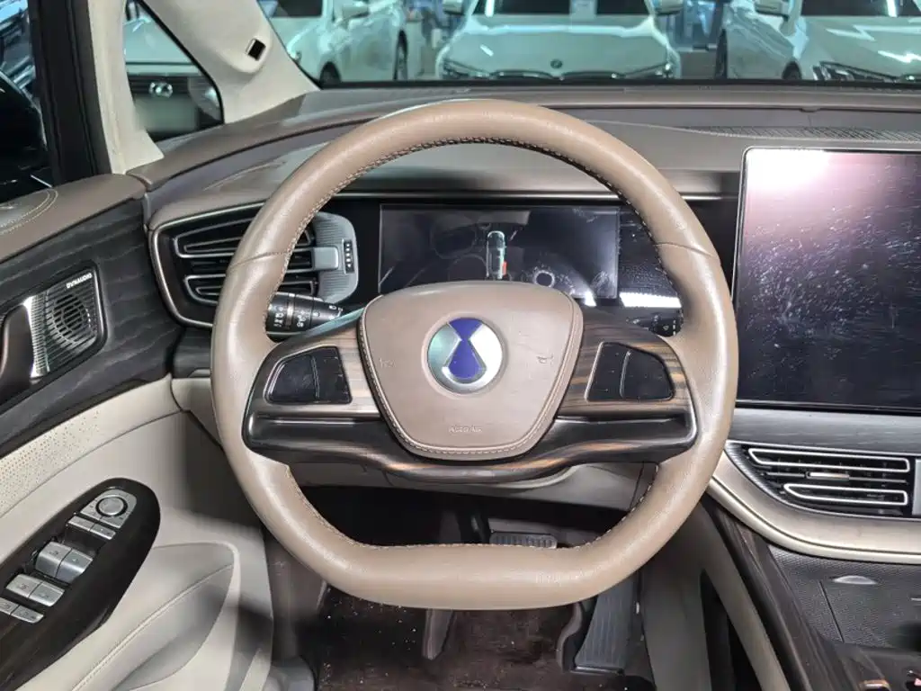 Denza D9 2023 2022 DM-i 970 AWD Flagship
