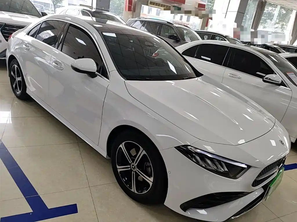 Mercedes-Benz A-Class 2024 Facelift A 200 L Fashion фото 4
