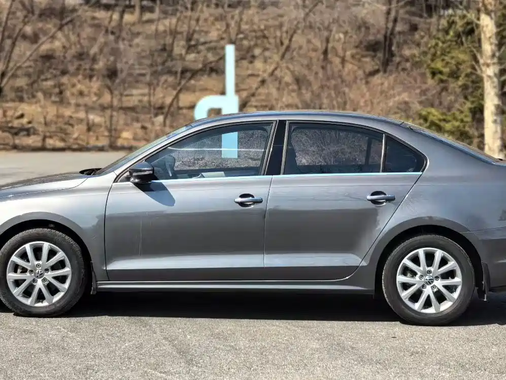 Volkswagen Sagitar 2014 1.4TSI Automatic Luxury фото 3