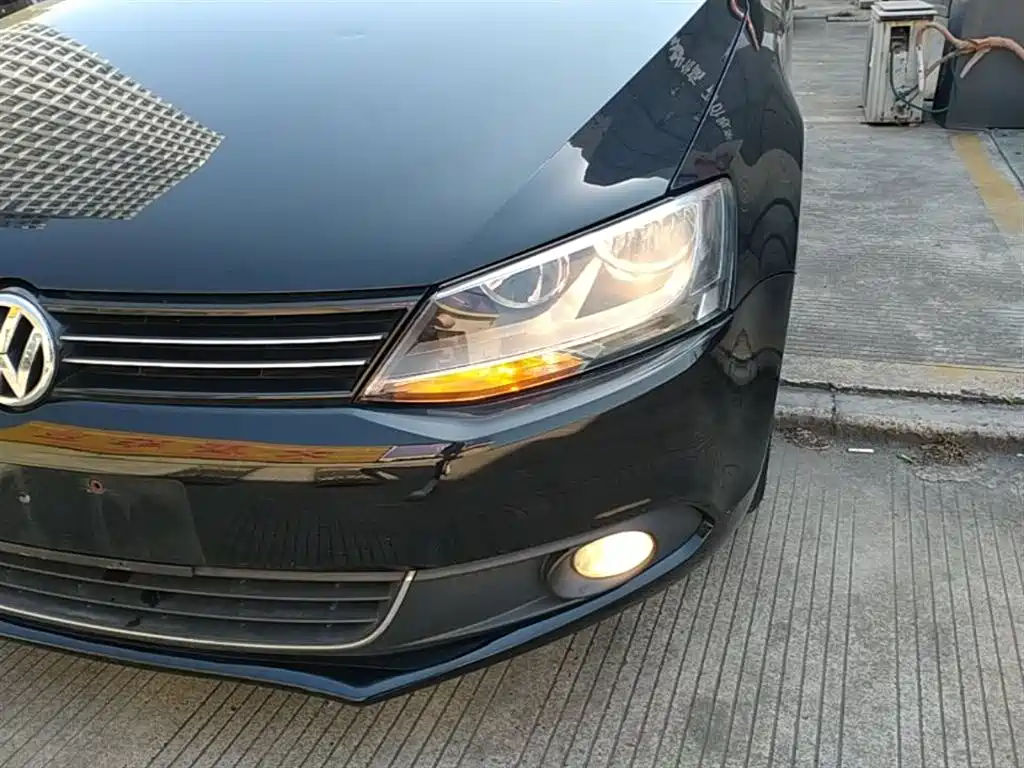 Volkswagen Sagitar 2014 Facelift 1.6L Automatic Leading Version фото 24