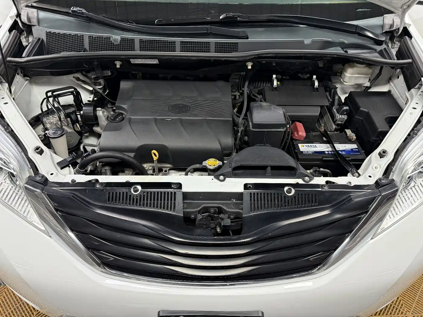 Toyota Sienna 2015 3.5L 2WD LE фото 44