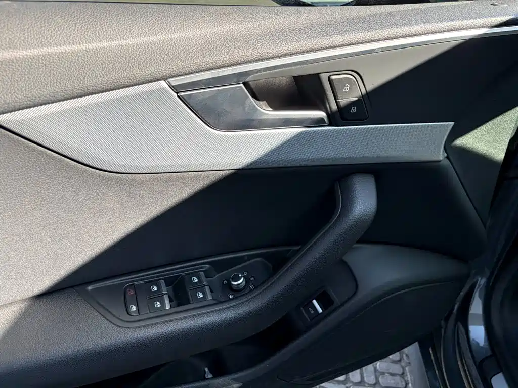 Audi A5 (Import) 2019 Sportback 40 TFSI Fashion фото 14