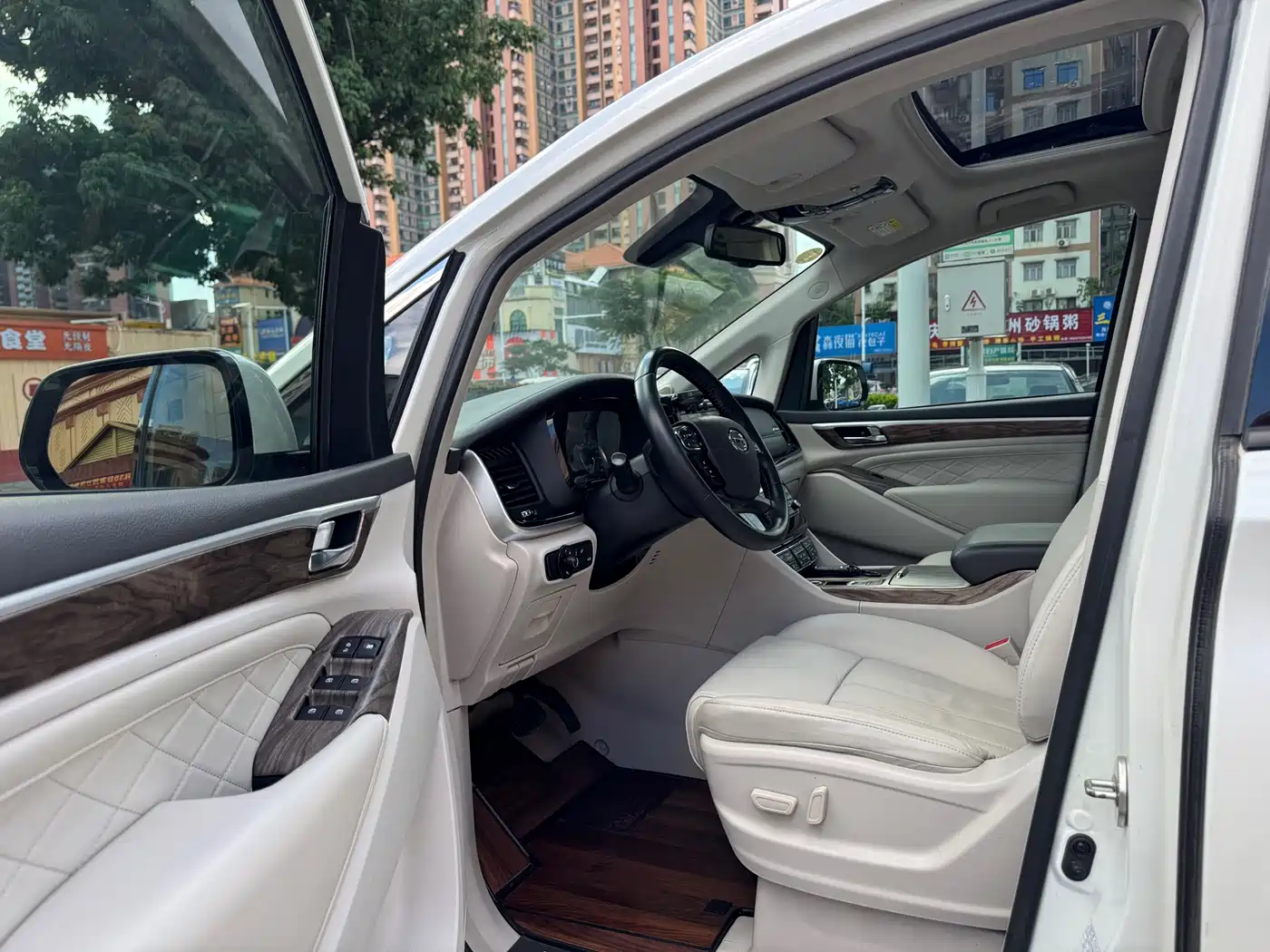 GAC Trumpchi Trumpchi M8 2018 320T Premium Edition фото 9