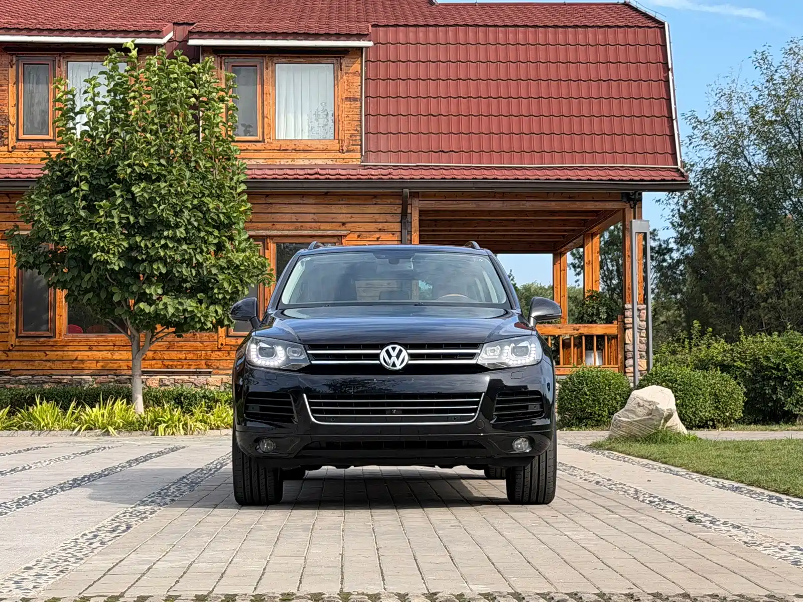 Фото 2 - Volkswagen Touareg
