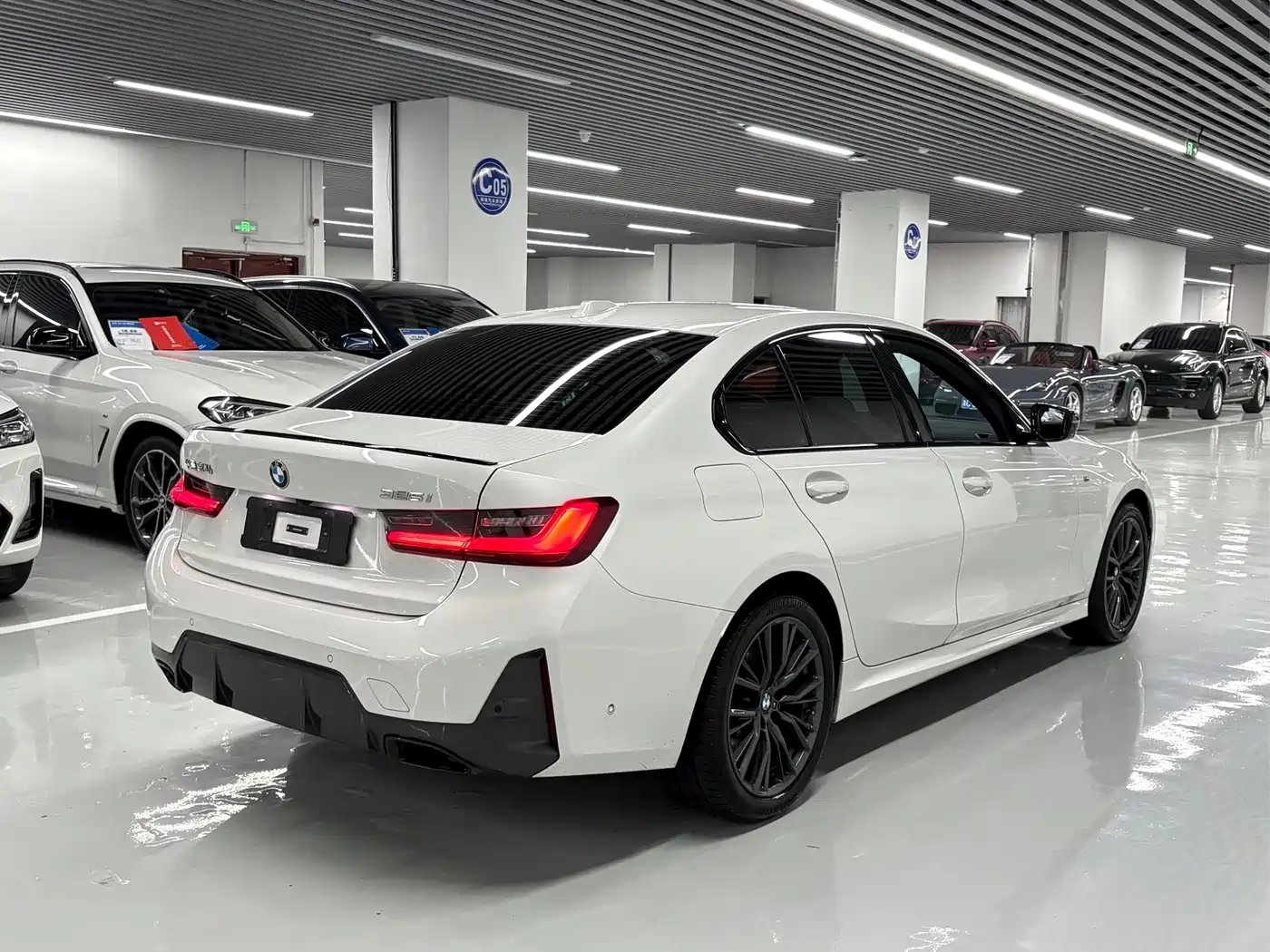 BMW 3 Series 2024 325i M Sport Shadowline Package фото 13