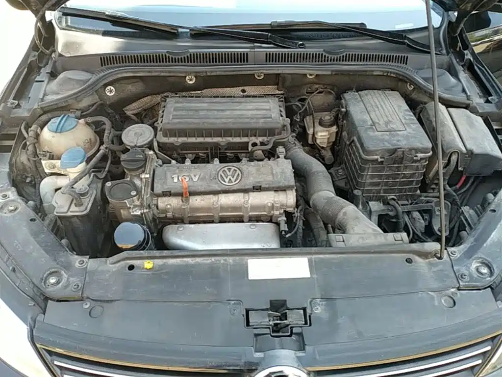 Volkswagen Sagitar 2014 Facelift 1.6L Automatic Leading Version фото 20