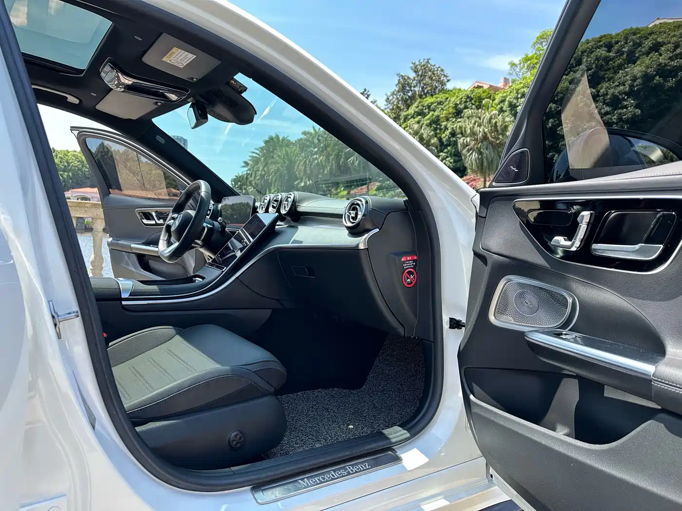 Mercedes-Benz C-Class 2023 Facelift C 260 L Night Sport Edition фото 10