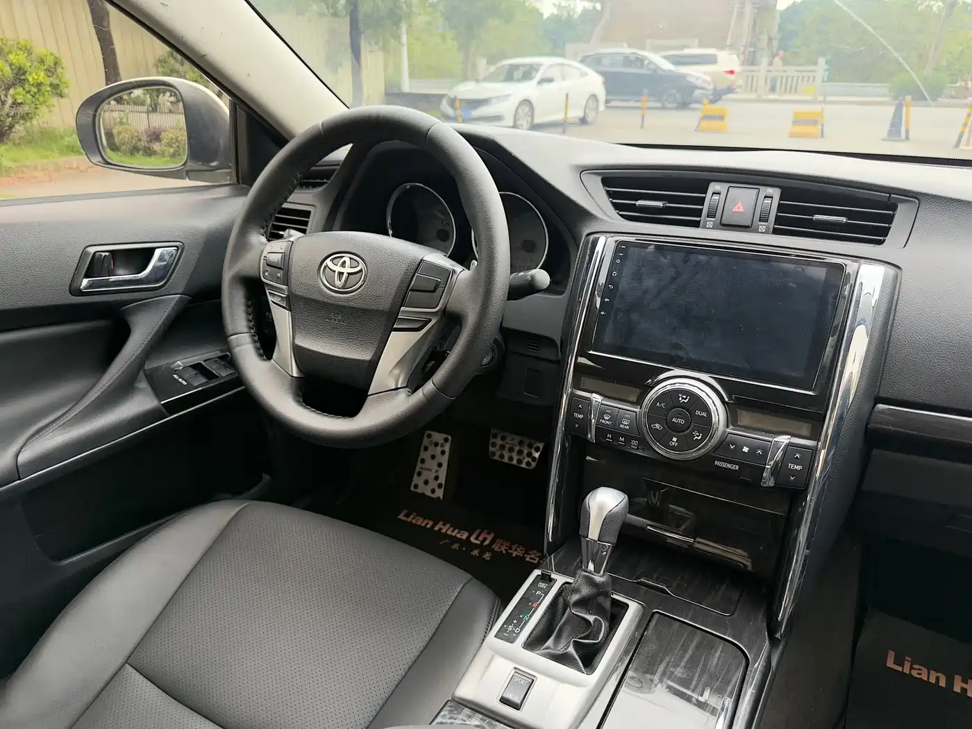 Toyota Reiz 2010 2.5S Elegance Elite Edition фото 16