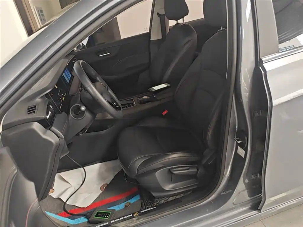Roewe i5 2025 2023 1.5L CVT Luxury Edition