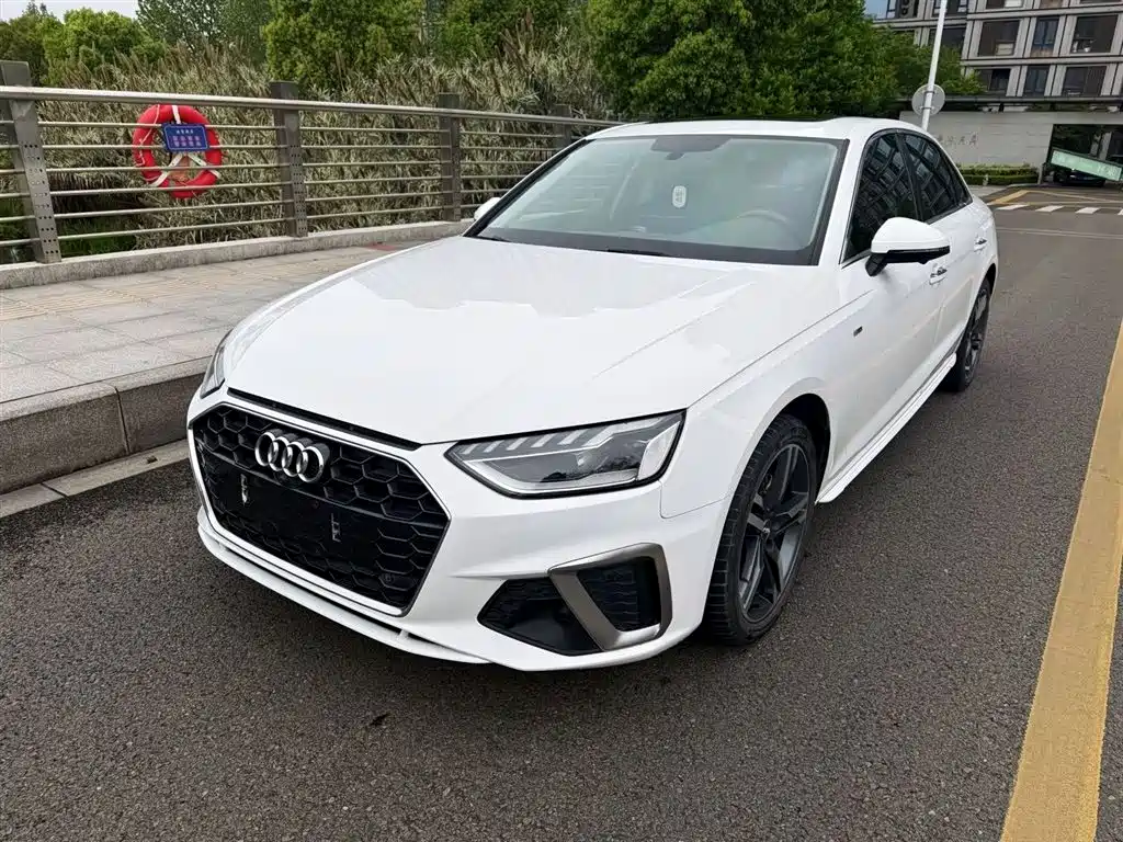 Audi A4L 2022 40 TFSI Fashion Dynamic