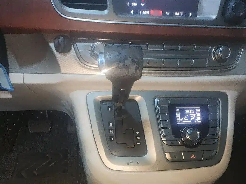 SAIC Maxus Maxus G10 2014 Model Year 2.0T Auto Luxury фото 7