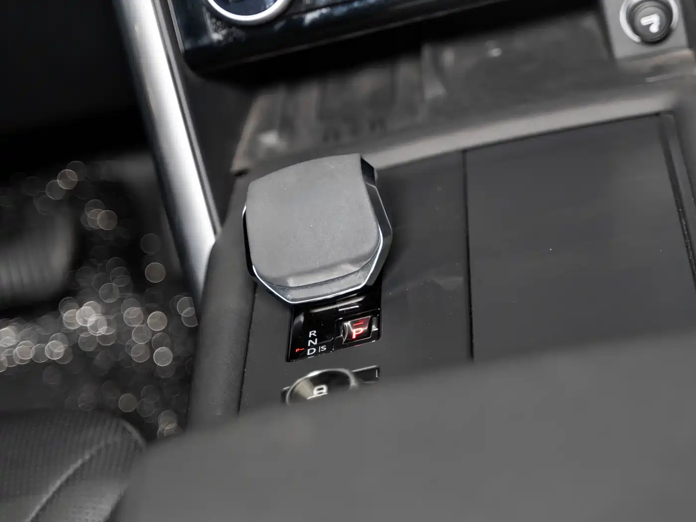 Land Rover Discovery 2024 Model 360PS S фото 16