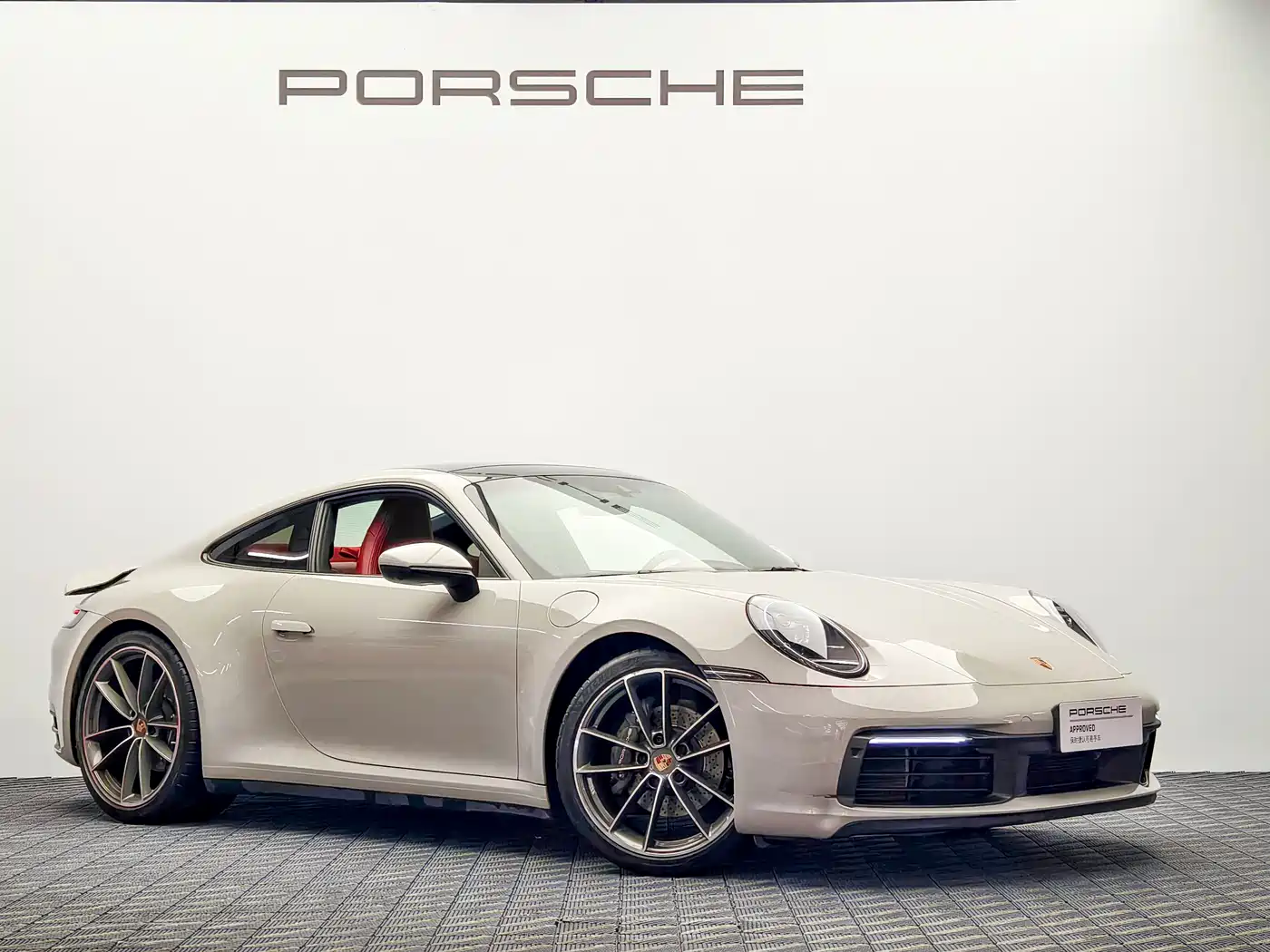 PORSCHE 911