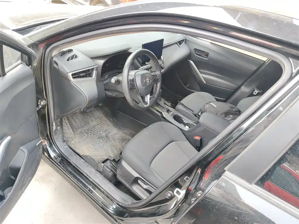 Toyota Frontlander 2023 2.0L CVT Leading Edition фото 12