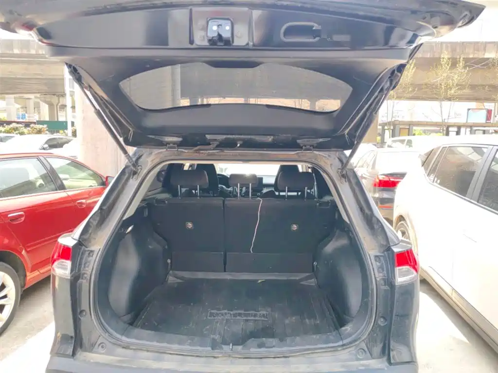 Toyota Frontlander 2023 2.0L CVT Leading Edition фото 15