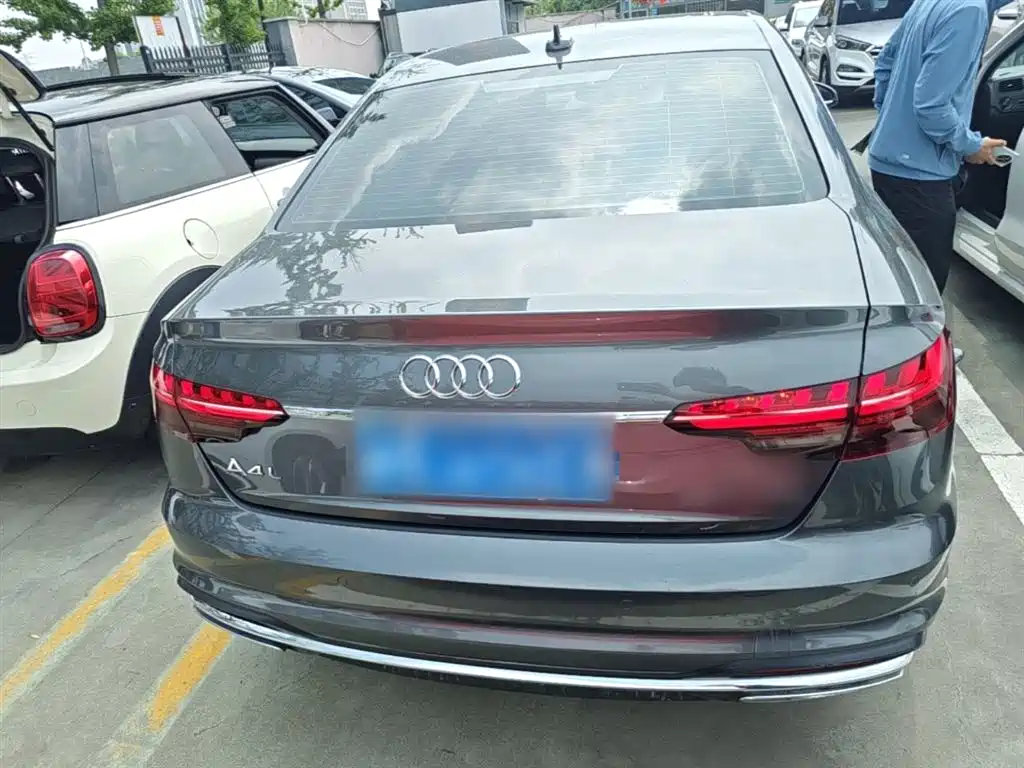 AUDI A4L