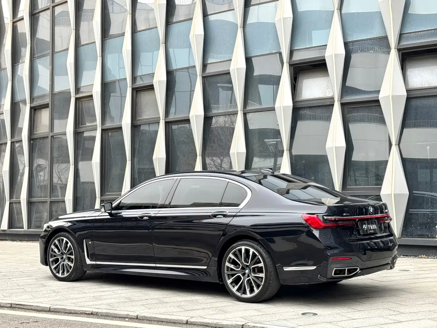 BMW 7 Series 2019 Facelift 740Li Leading M Sport Package фото 23