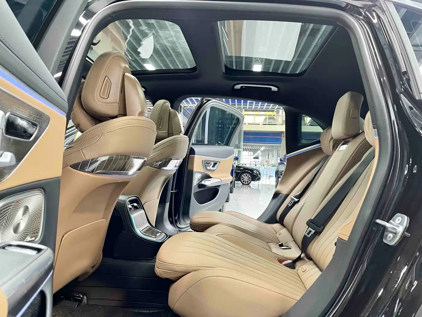 Mercedes-Benz E-Class 2025 E 300 L Luxury фото 9