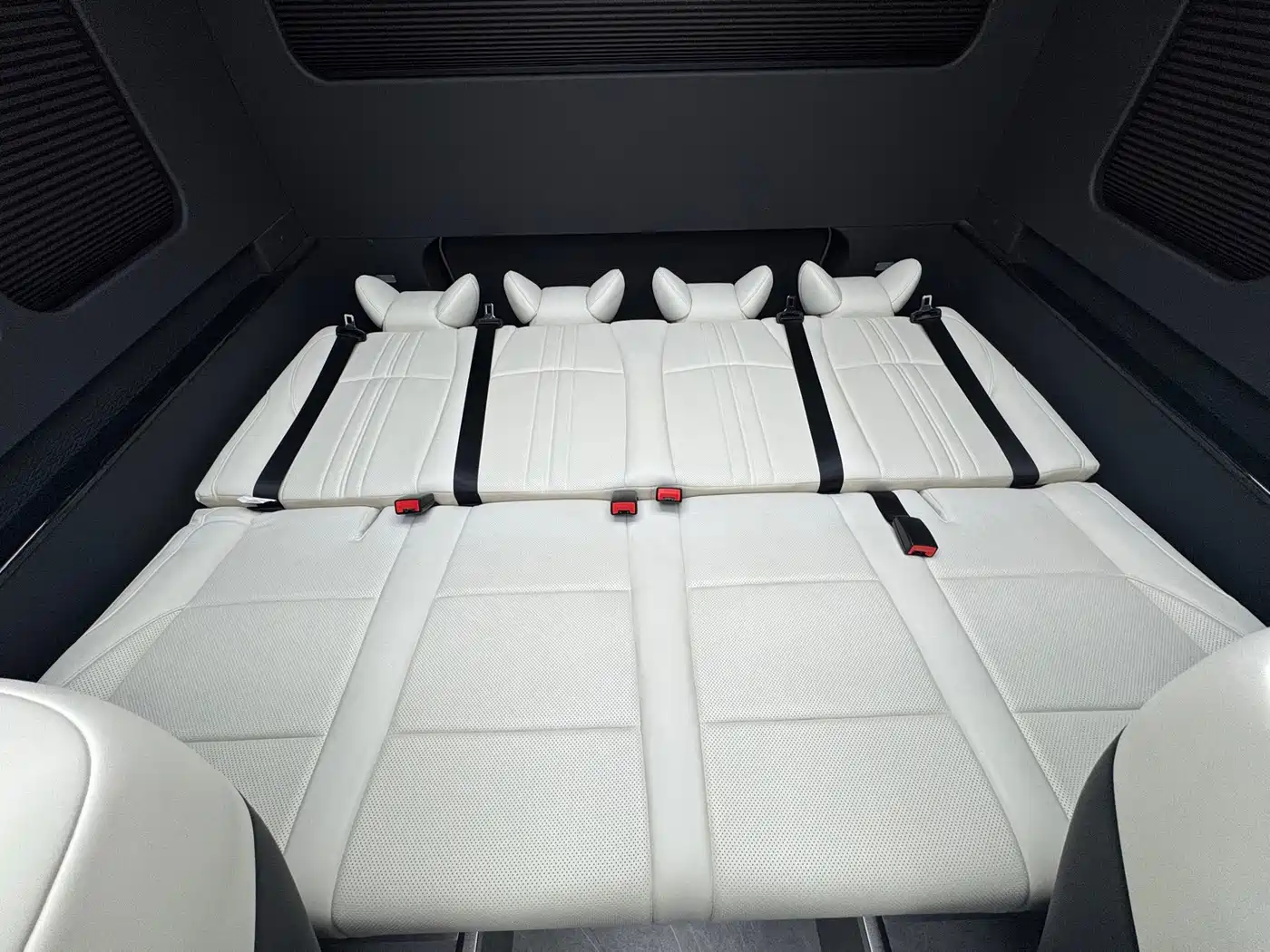 Hongqi Guoyue 2024 3.0T Flagship Edition 17-seater фото 21