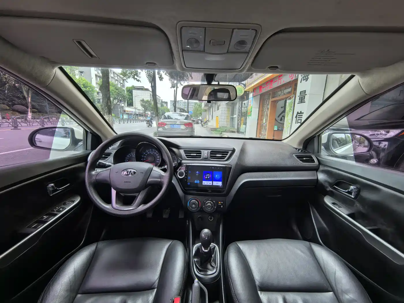 Kia K2 2012 Sedan 1.4L MT GLS Commemorative Edition фото 9