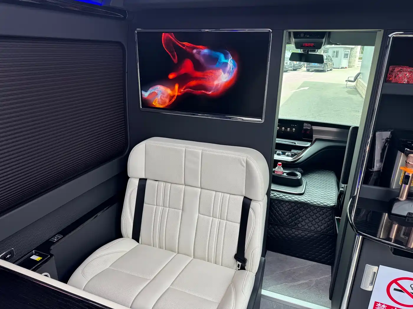 Hongqi Guoyue 2024 3.0T Flagship Edition 17-seater фото 27