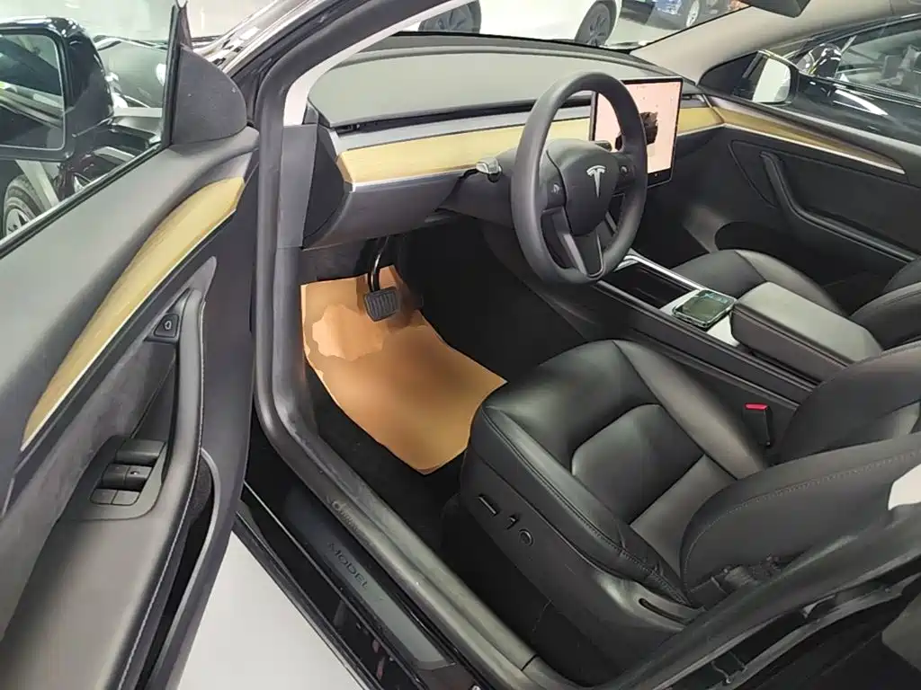Фото 16 - Tesla Model Y