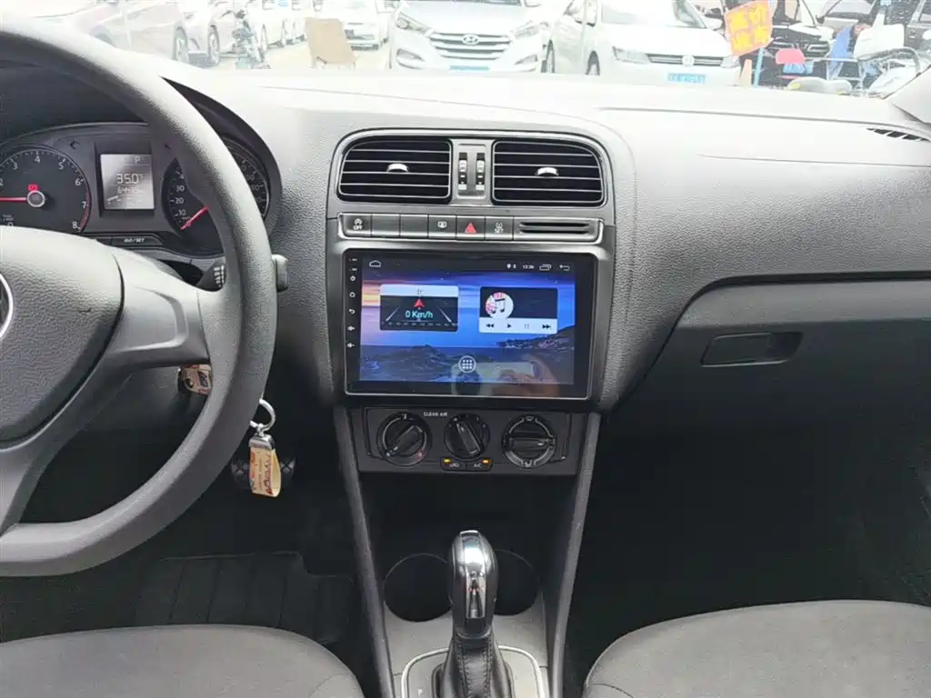 Volkswagen Polo 2018 1.5L Auto Safe Drive фото 13