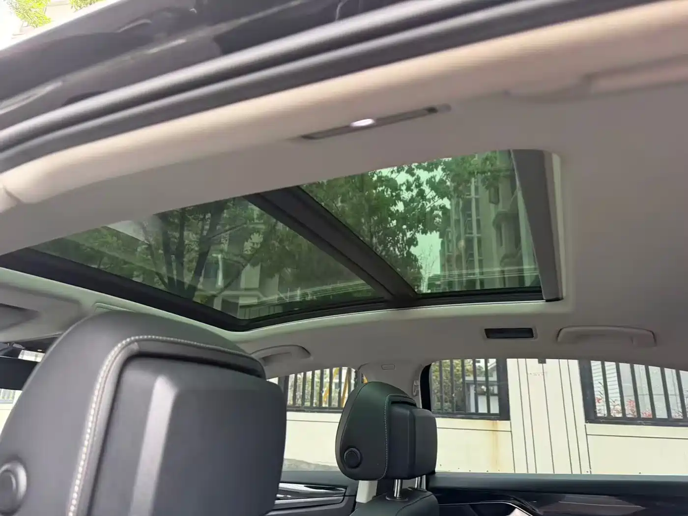 Volkswagen Passat 2024 380TSI Starlight Dragon Soaring Edition фото 10