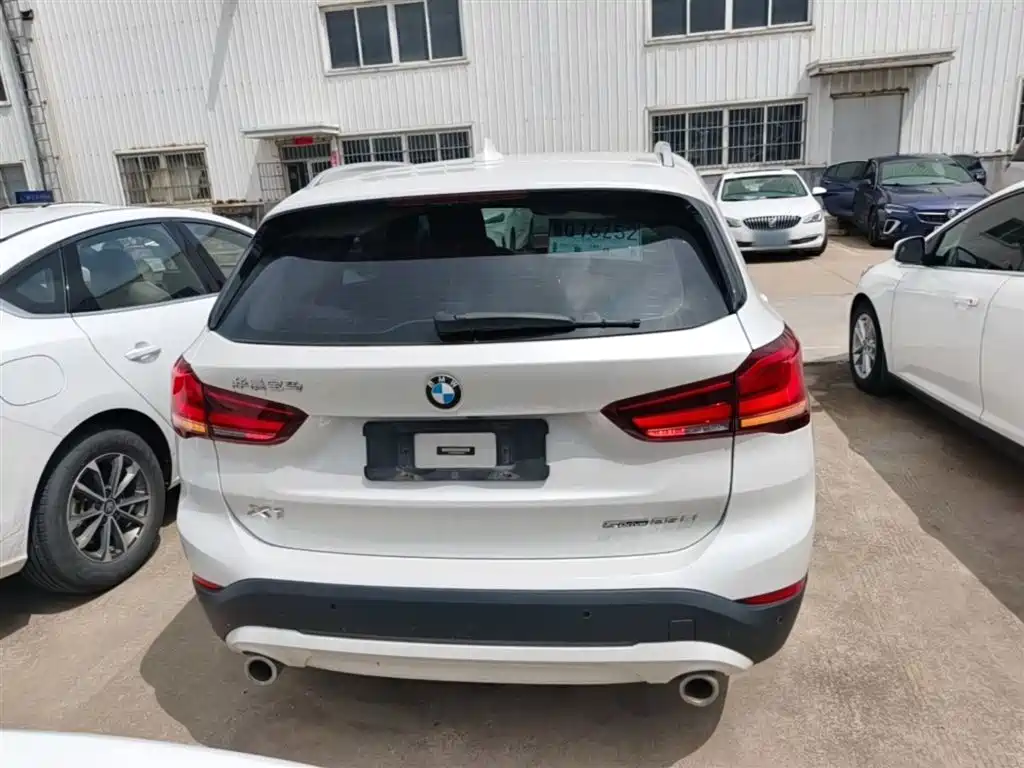 BMW X1 2022 sDrive25Li Leading фото 6