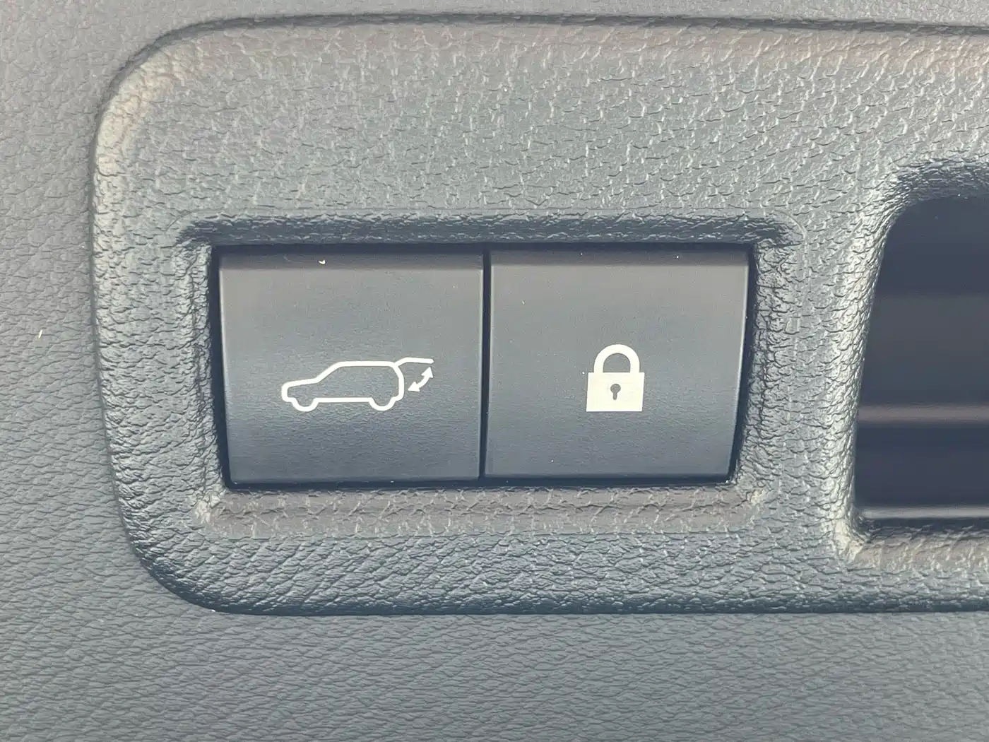 Lexus NX 2020 300h FWD F Sport China VI фото 11