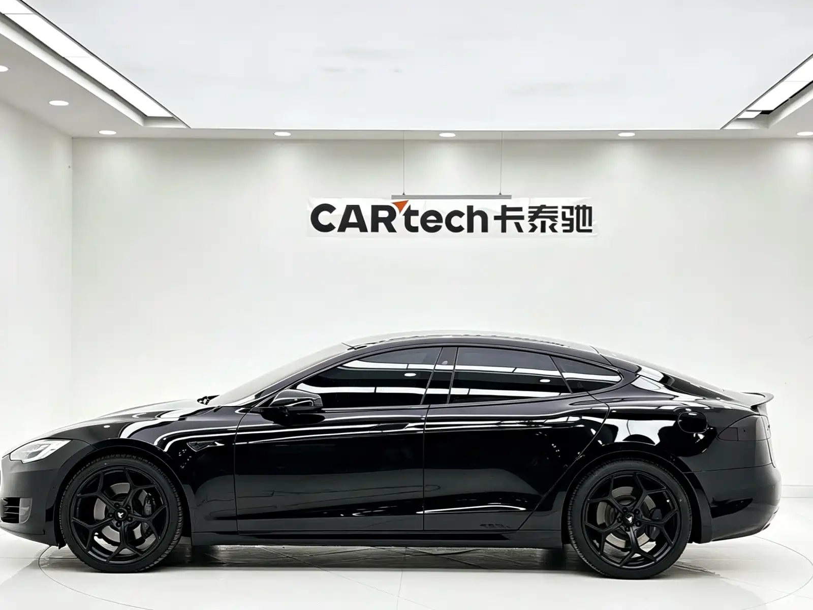 Фото 5 - Tesla Model S
