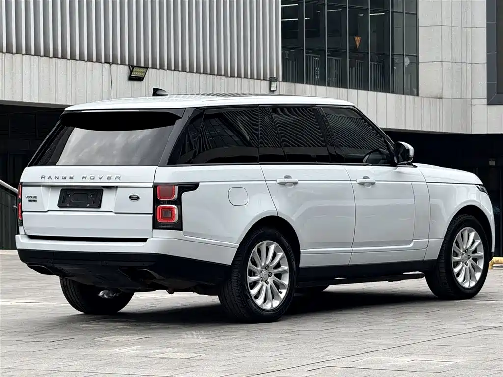 Land Rover Range Rover 2018 3.0 SC V6 Vogue Heritage Edition фото 11