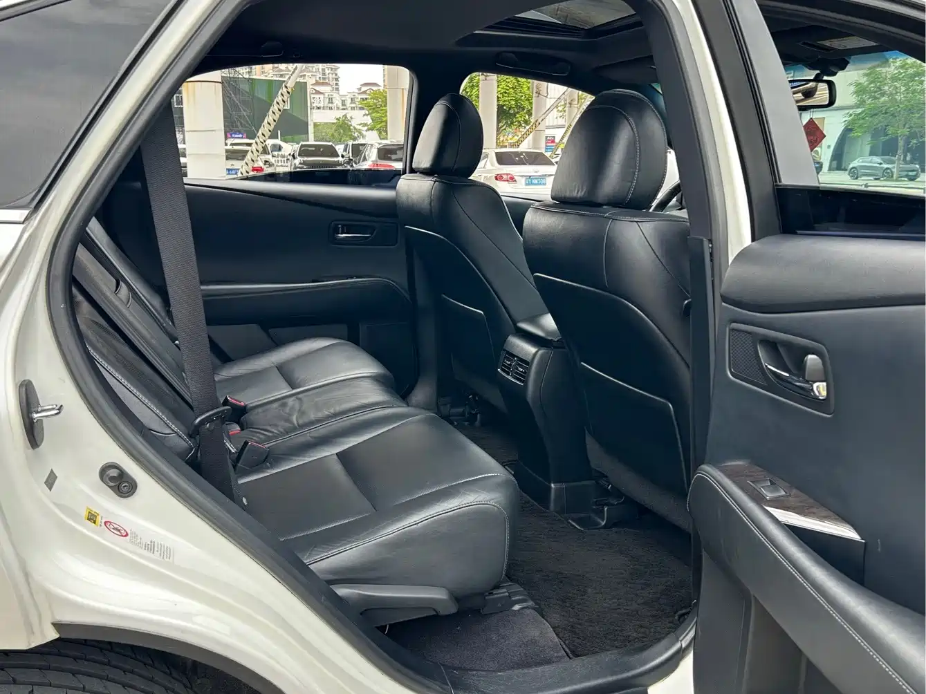 Photo 17 - Lexus RX Classic
