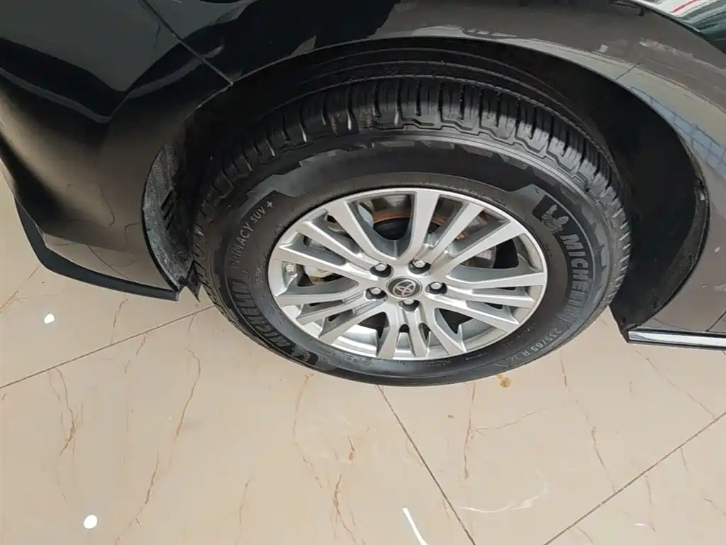 Toyota Sienna 2021 2.5L Hybrid Premium Edition фото 23