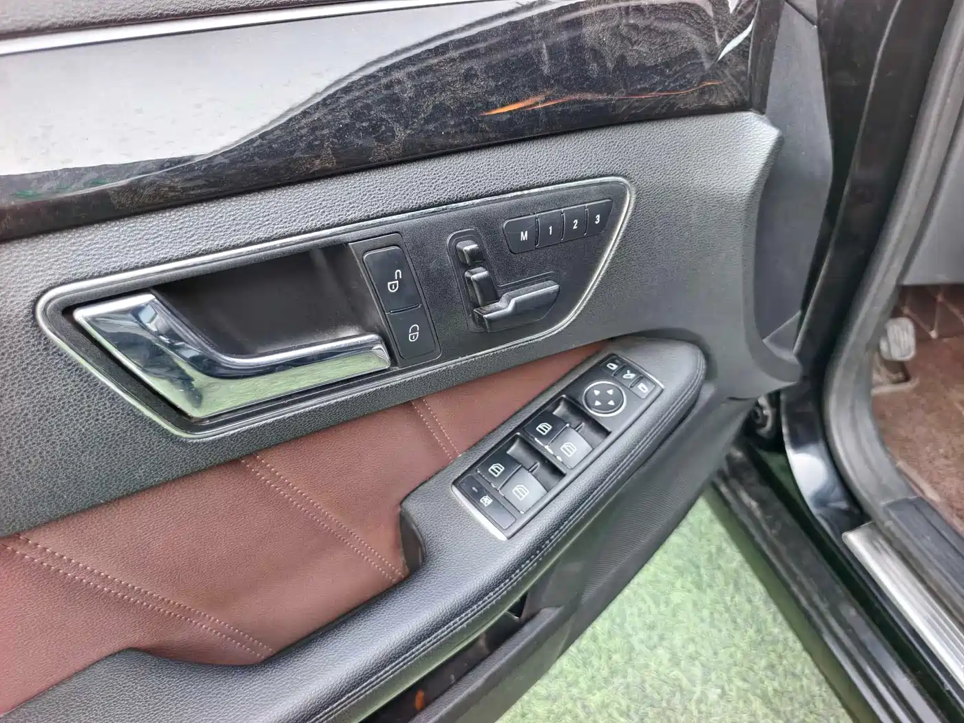 Mercedes-Benz E-Class 2011 E 260 L CGI Fashion фото 11