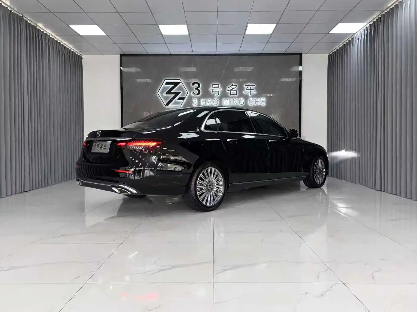Mercedes-Benz E-Class 2022 E 300 L Fashion фото 6