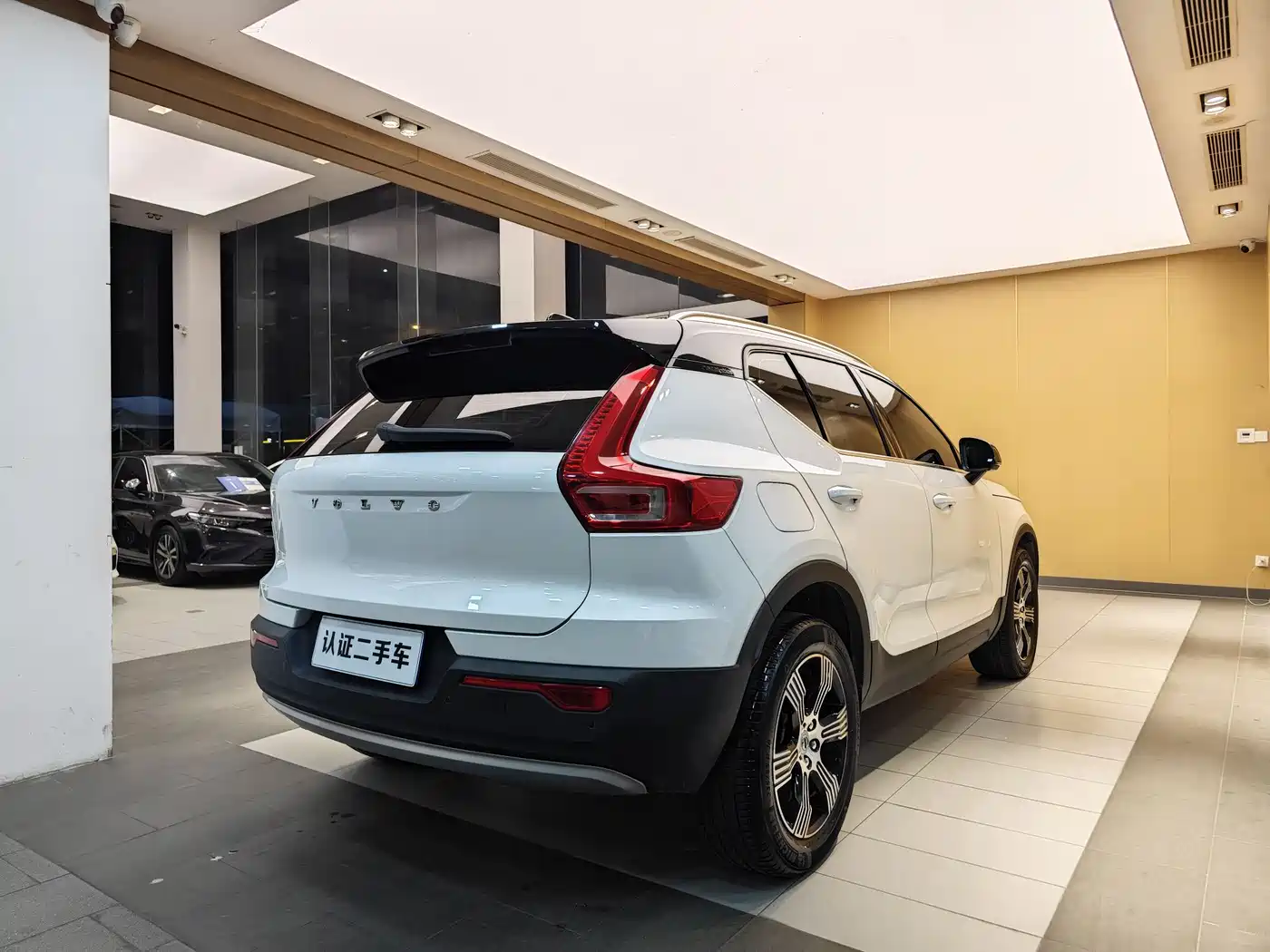 Фото 30 - Volvo XC40