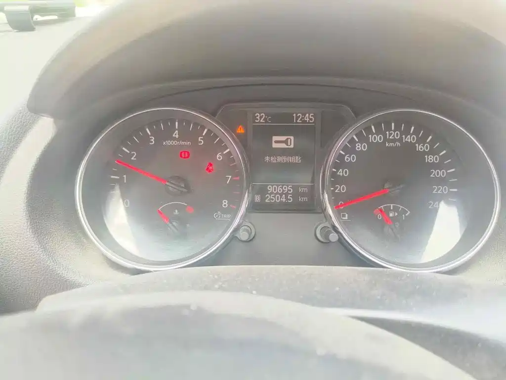 Nissan Qashqai 2011 2011 2.0XL Fire 6MT 2WD